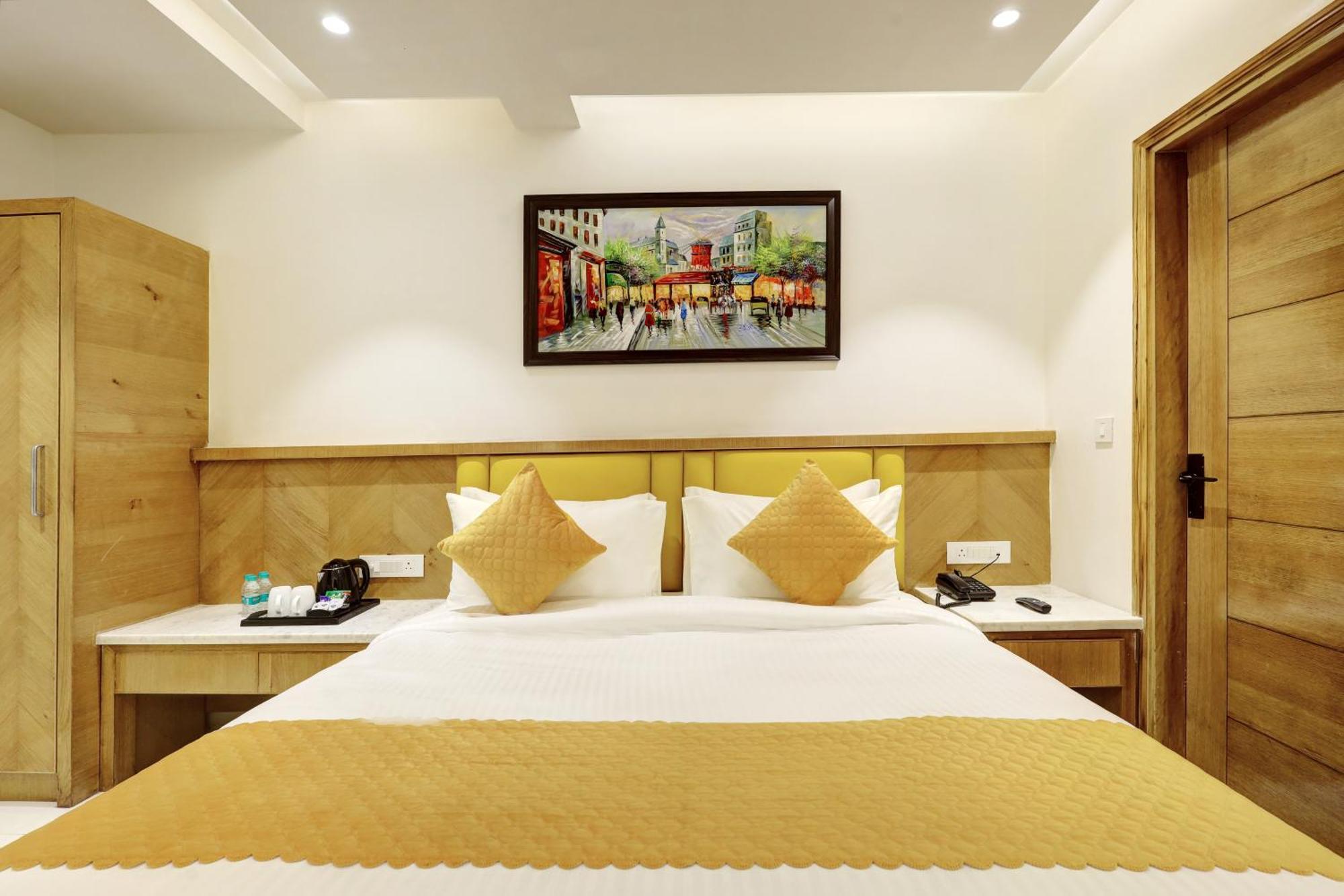 Hotel Namaste Hindustan Just A Minute Away From New Delhi Railway Station And Connaught Place ภายนอก รูปภาพ