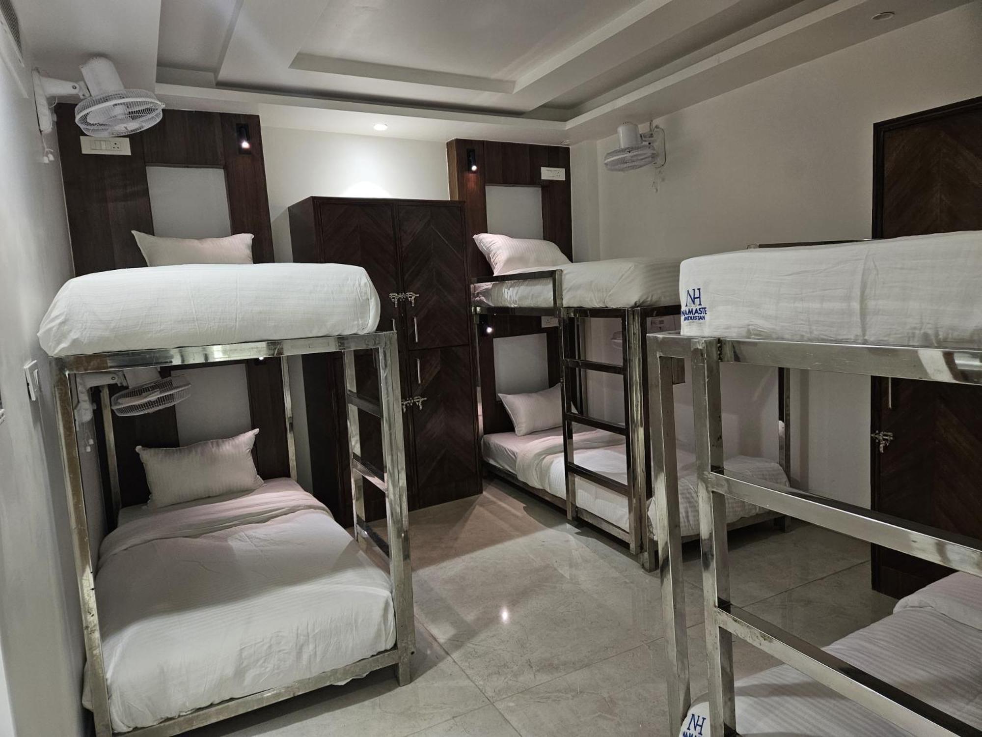 Hotel Namaste Hindustan Just A Minute Away From New Delhi Railway Station And Connaught Place ภายนอก รูปภาพ